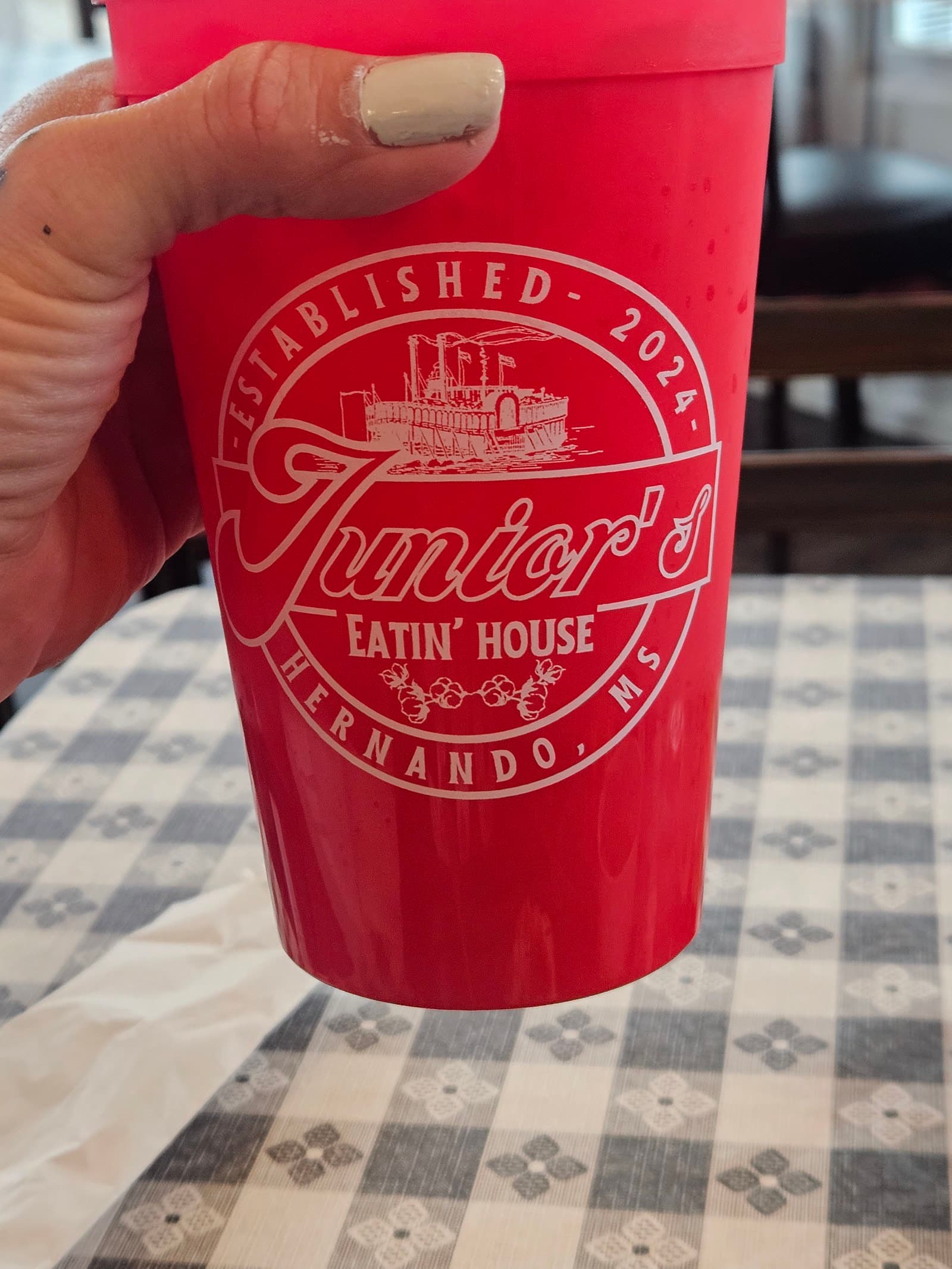 Junior's Eatin' House in Hernando