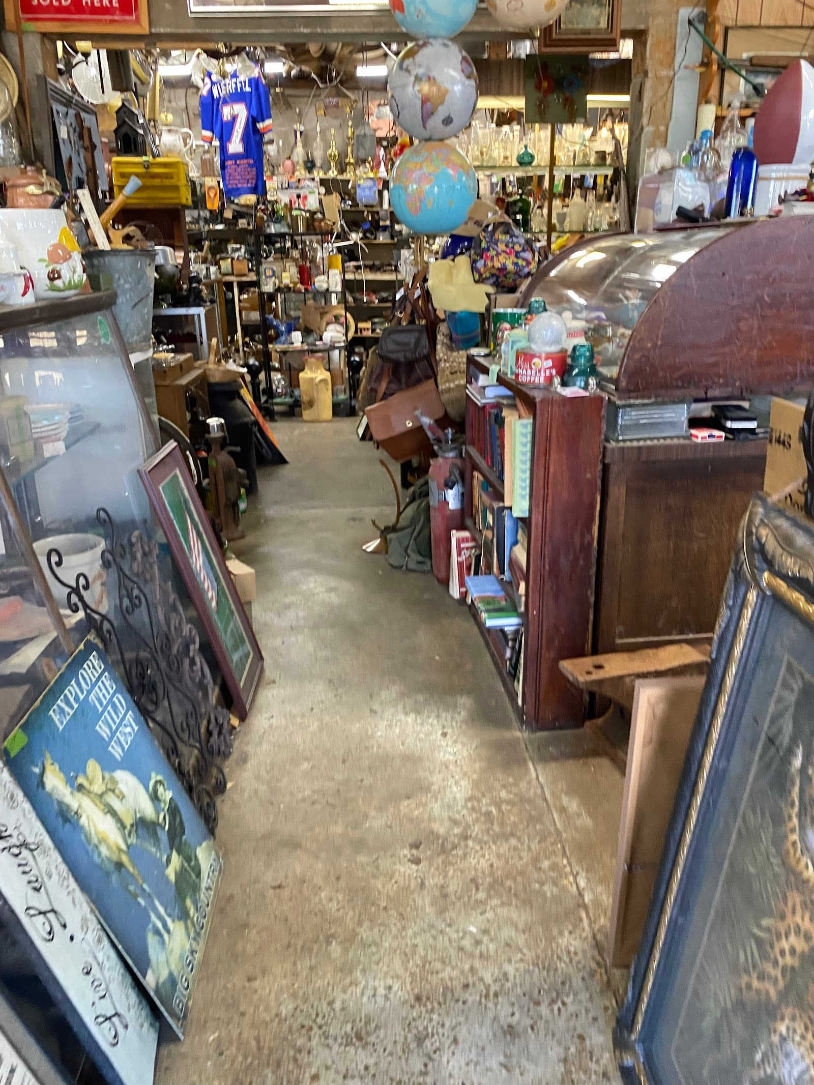 Kilgore's Antiques in Hernando