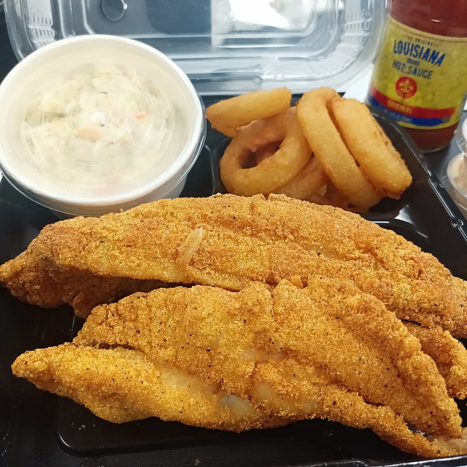 Flights Fish and Wings in Horn Lake