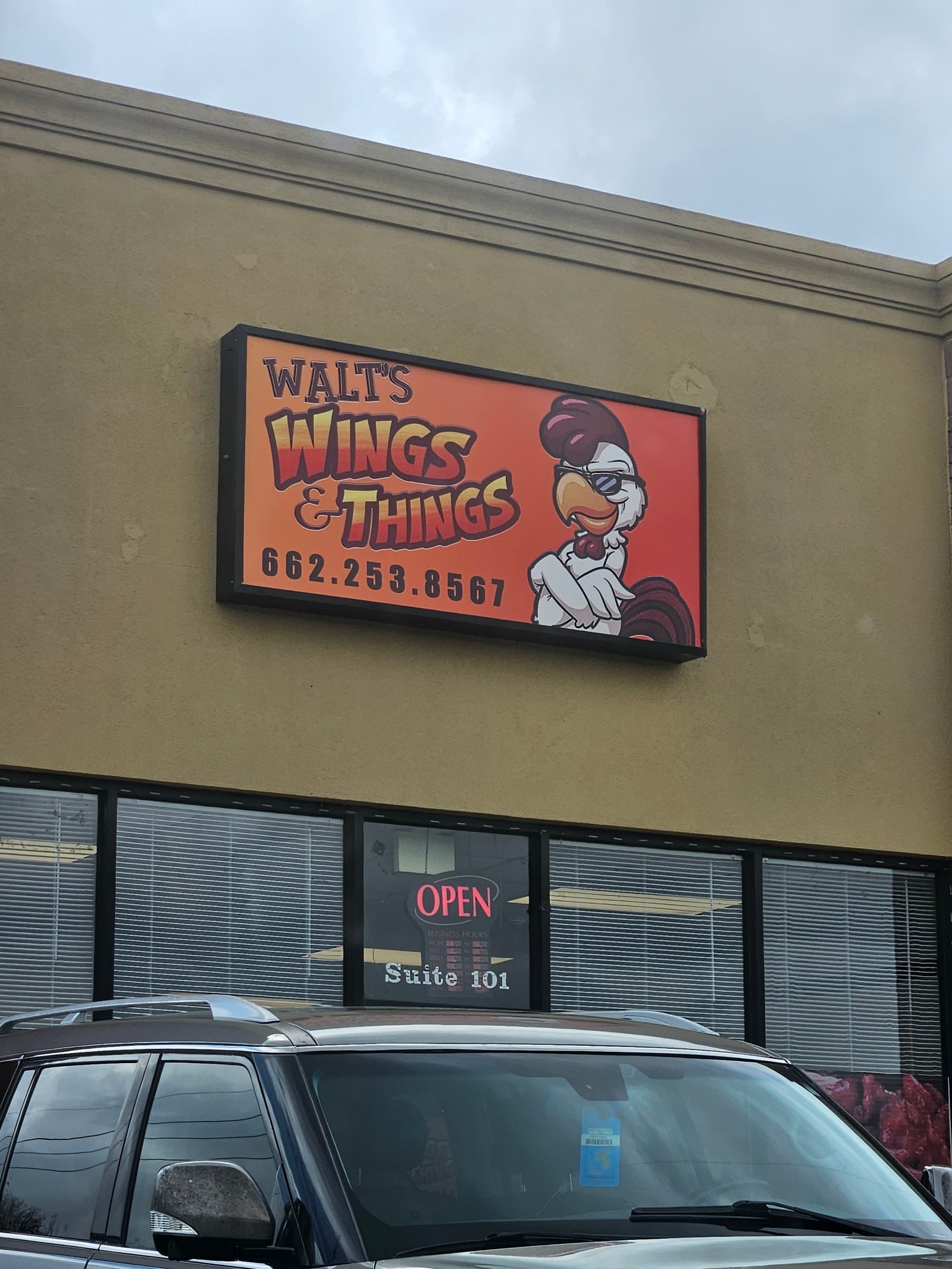 Walt's Wings & Things in Horn Lake