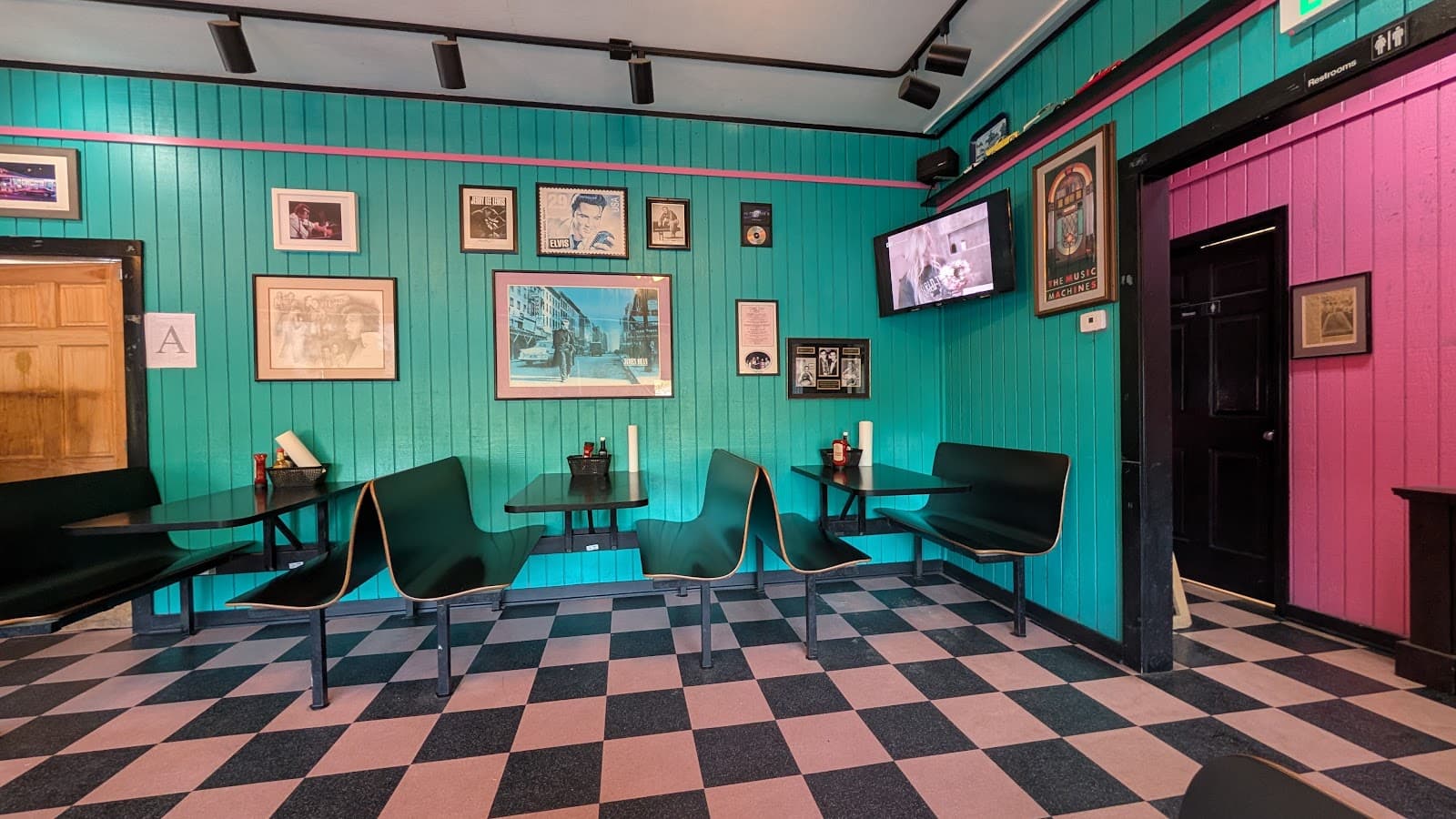 Happy Daze Dairy Bar/Restaurant in Nesbit