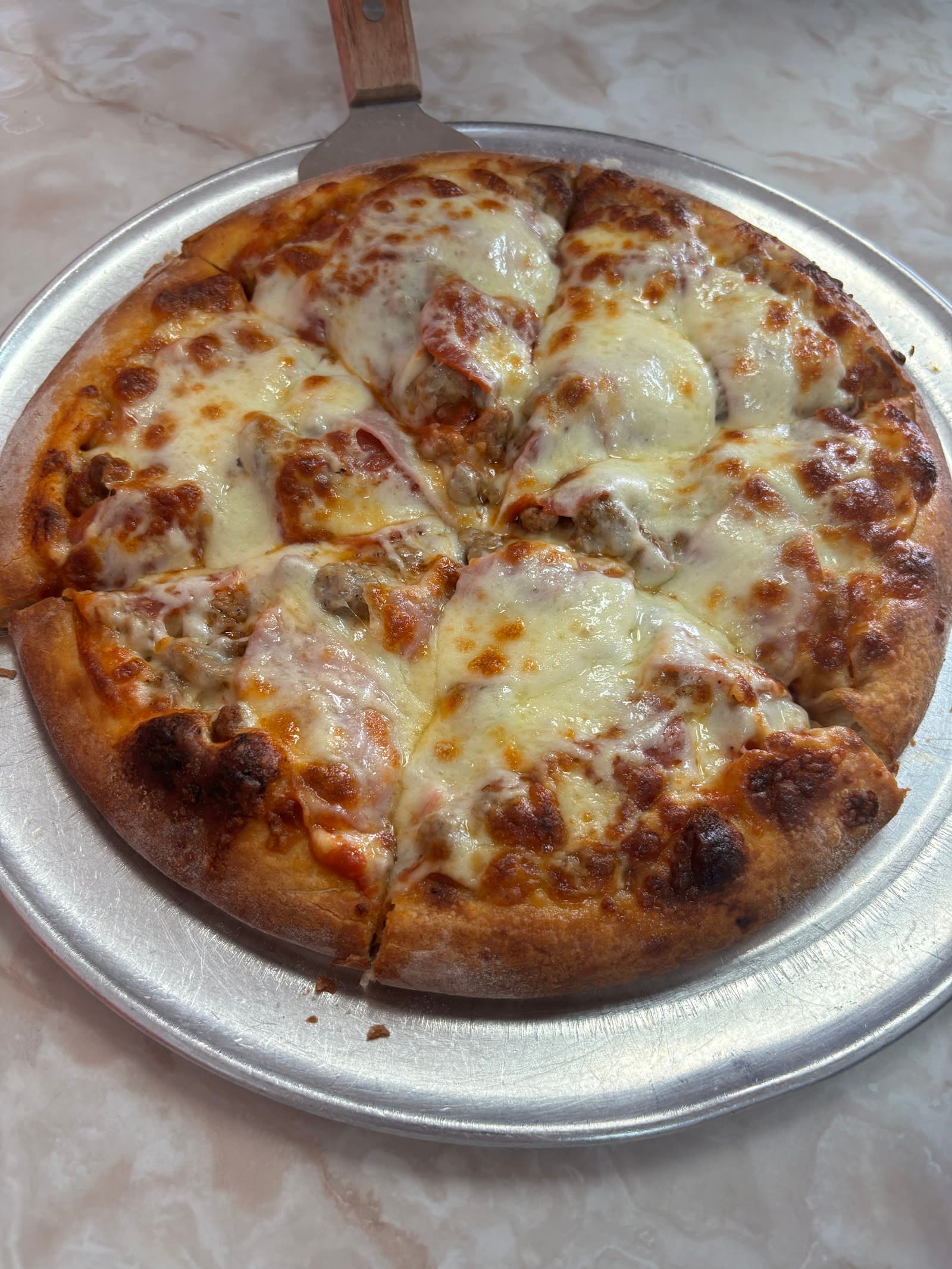 Dana's Pizza in Olive Branch