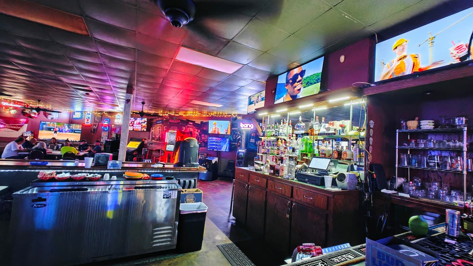JR's Bar & Grill in Olive Branch