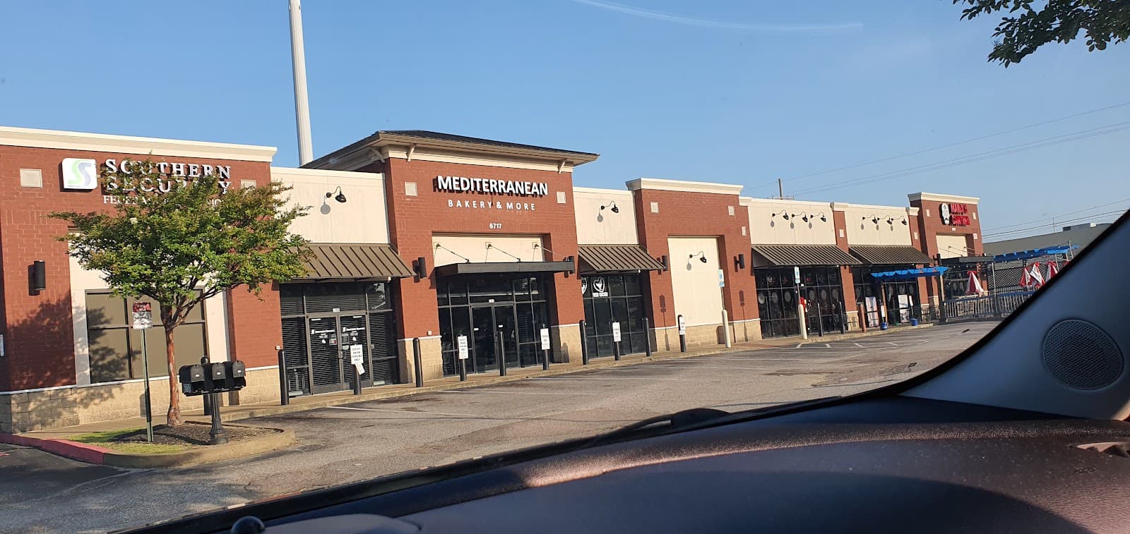 Halal Mediterranean bakery, grocery&restaurant. in Southaven