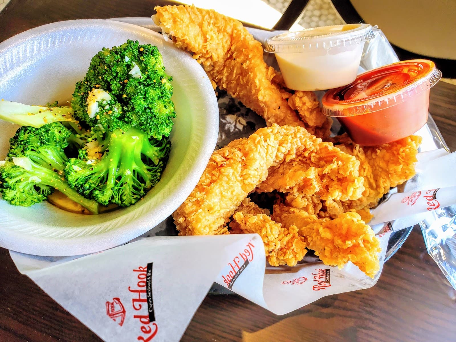 Red Pier Cajun Seafood & Bar - Church Rd / Pepper Chase in Southaven