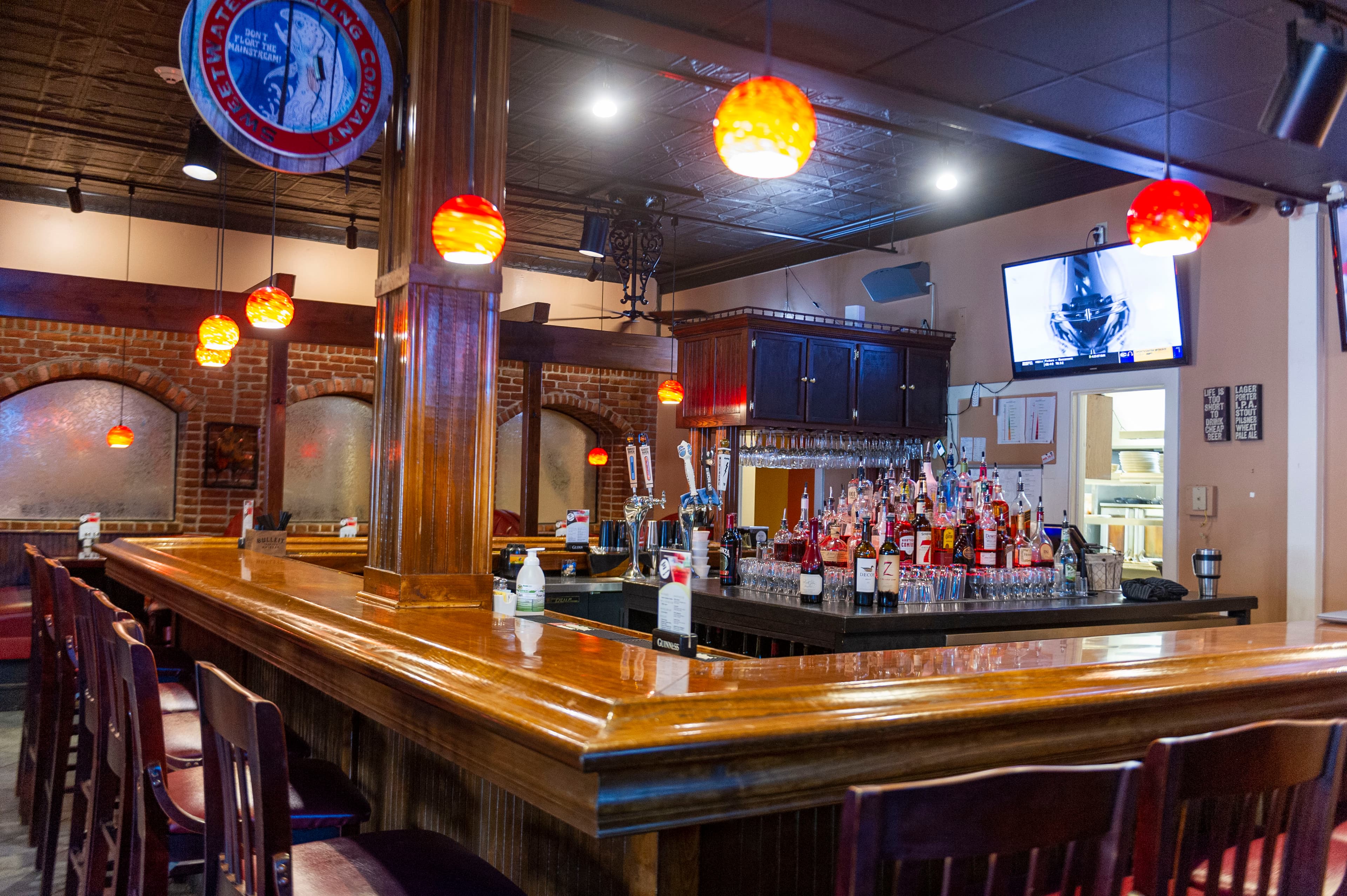 Dining room at ACS Steakhouse and Pub in Hernando