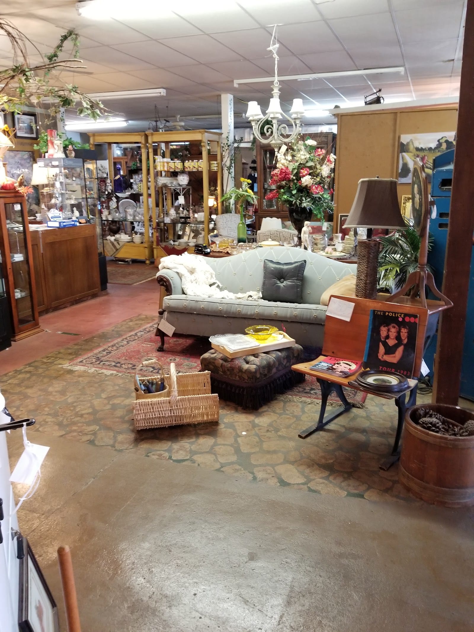 Old Towne Antiques And Upholstery in Olive Branch