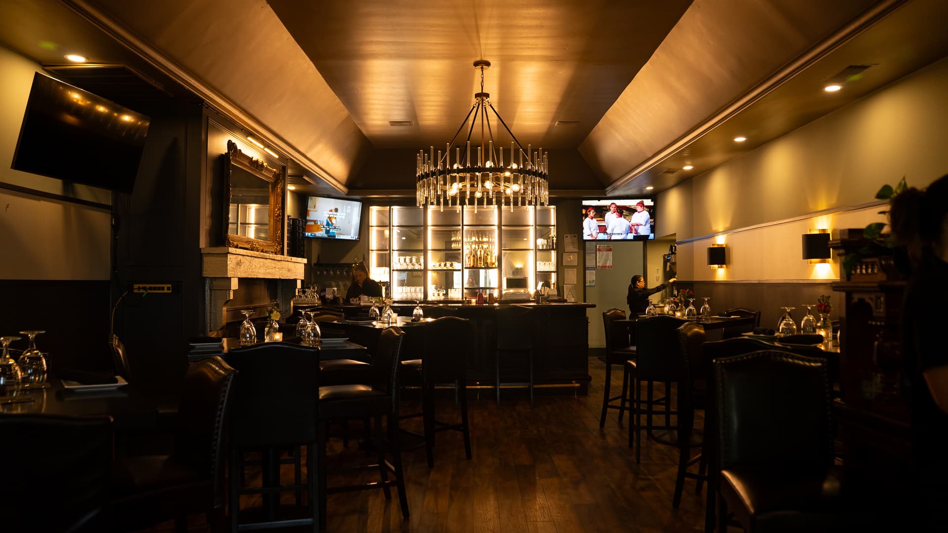 Dining room at Magnolia Bend Grille in Nesbit